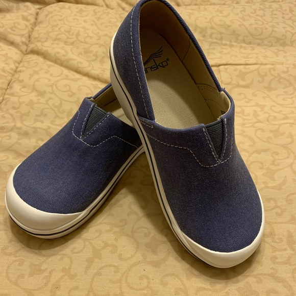 dansko canvas